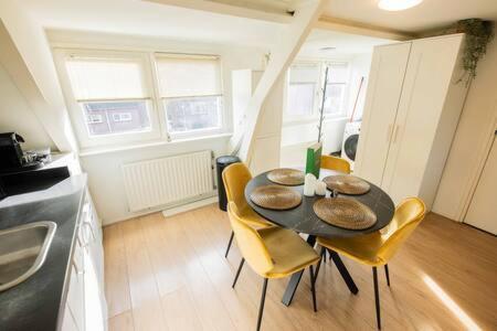 Peaceful 2 Bedroom Apartment - Ts307B Eindhoven Buitenkant foto